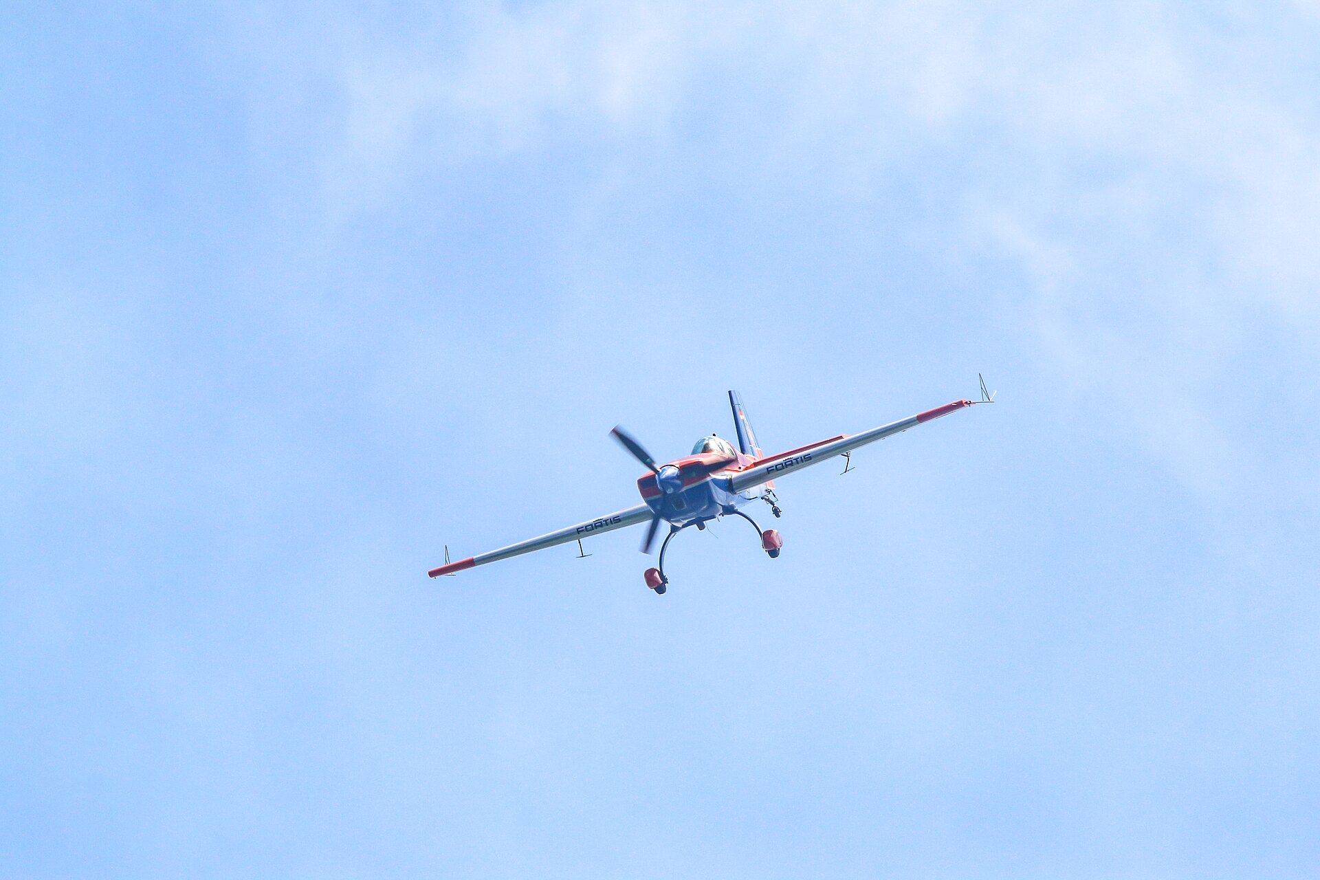 Extra 300